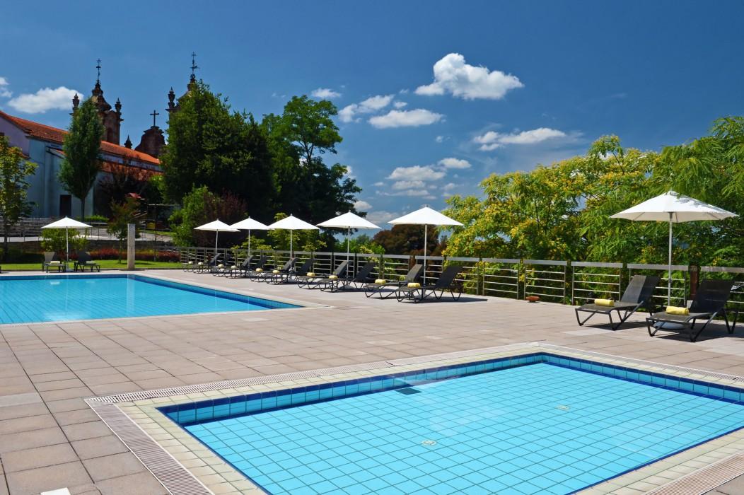 Pousada Mosteiro De Guimarães Exterior photo Swimming pool